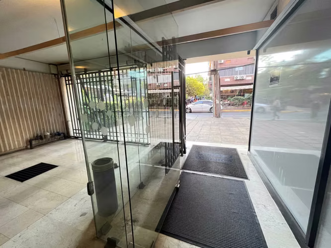 PRECIO REBAJADO. Oficina en Metro Pedro De Valdi (170359)
