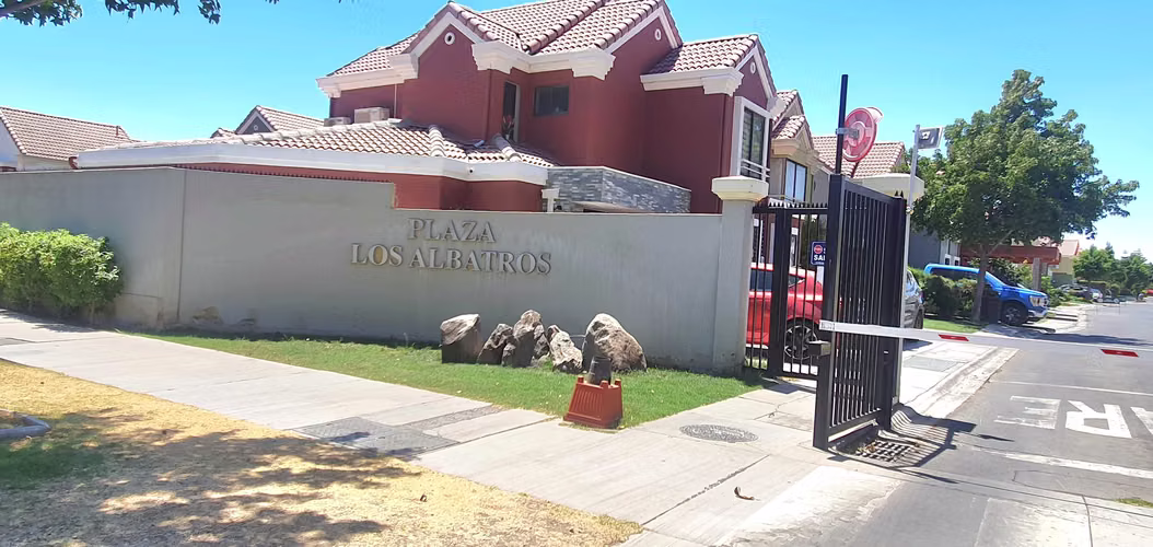 CASA CONDOMINIO 328 M2  PISCINA GRAN PATIO (170358)