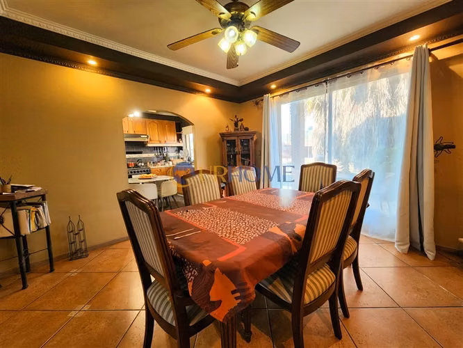 Propiedad rural plana con casa habitacional y piscina