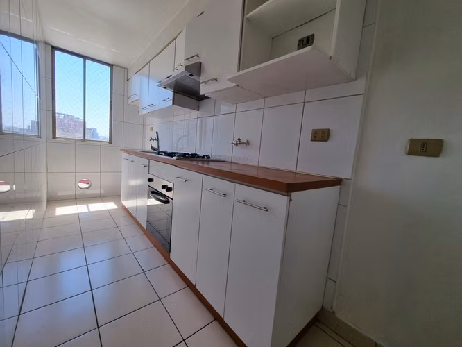 venta dp 2 dormitorios 2 baños  - metro universidad católica - Imagen 2