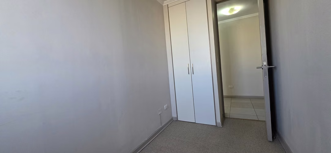 DEPARTAMENTO EN 4° PISO, 2 DORMITORIOS,  1 BAÑO Y ESTACIONAMIENTO. GASTOS COMUNES INCLUIDOS