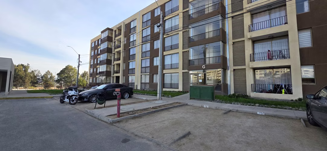 DEPARTAMENTO EN 4° PISO, 2 DORMITORIOS,  1 BAÑO Y ESTACIONAMIENTO. GASTOS COMUNES INCLUIDOS