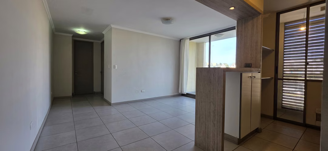 DEPARTAMENTO EN 4° PISO, 2 DORMITORIOS,  1 BAÑO Y ESTACIONAMIENTO. GASTOS COMUNES INCLUIDOS