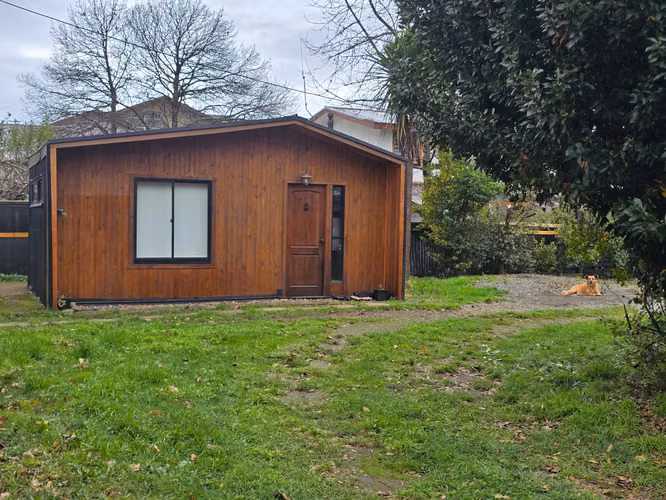 Terreno Urbano de 2,5 Ha con Orilla de Río y 3 Construcciones