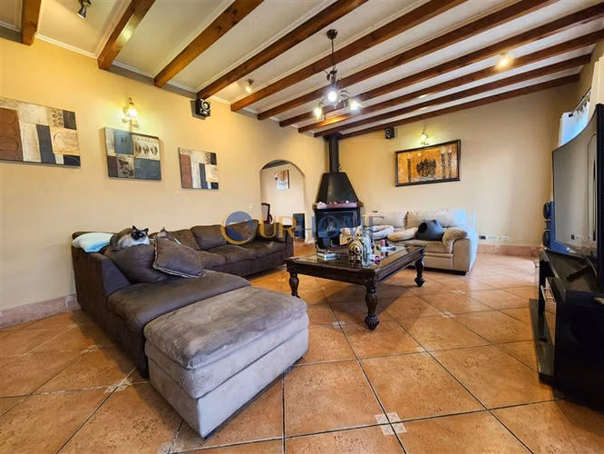 Casa en venta de 5 dorm. en Melipilla