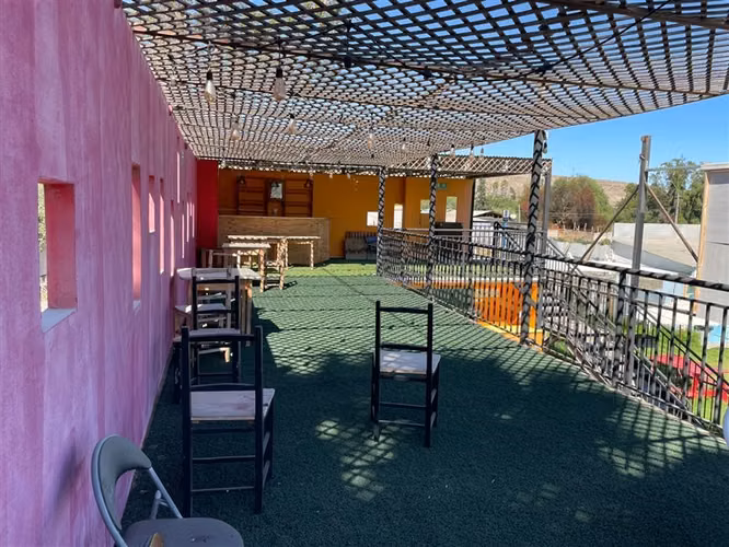 Parque acuático y Restaurant, 2500 mts terreno, 650 mts cons