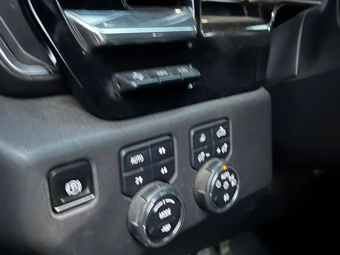 Chevrolet Silverado High Country 3.0L Turbo Diésel año 2023