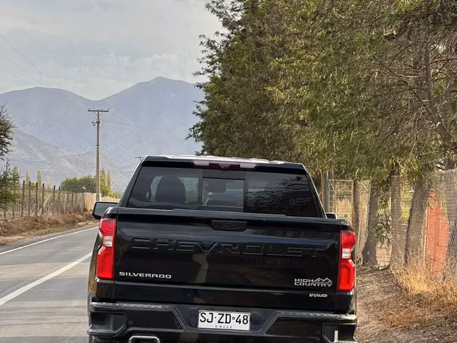Chevrolet Silverado High Country 3.0L Turbo Diésel año 2023