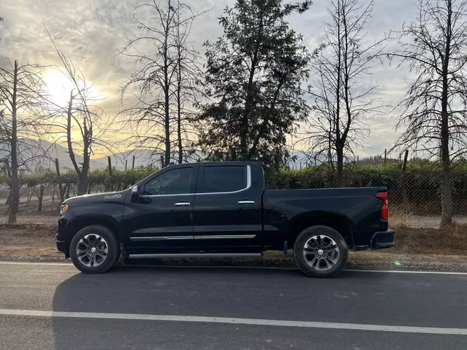 Chevrolet Silverado High Country 3.0L Turbo Diésel año 2023