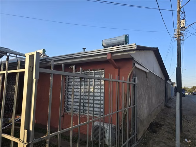 Casa en venta de 2 dorm. en Talca - uso comercial