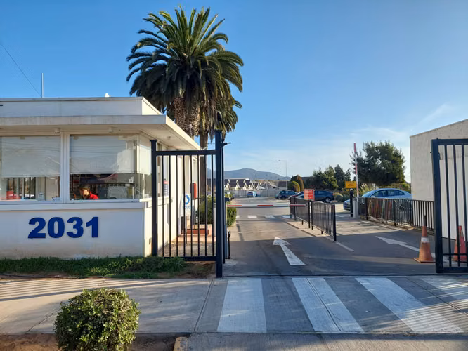 Depto. impecable estado, sector San Ramón, con bodega y estacionamiento