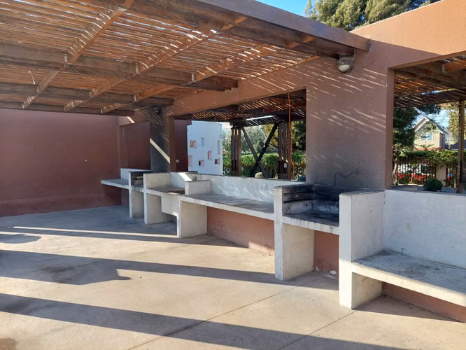 Depto. impecable estado, sector San Ramón, con bodega y estacionamiento