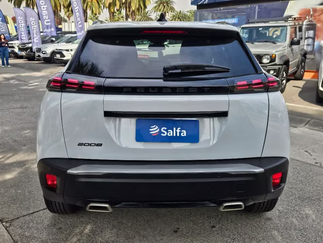 Peugeot 2008 1.2 ALLURE PACK PURETECH 130HP 4X2 MT 5P	 2025 - Imagen 6