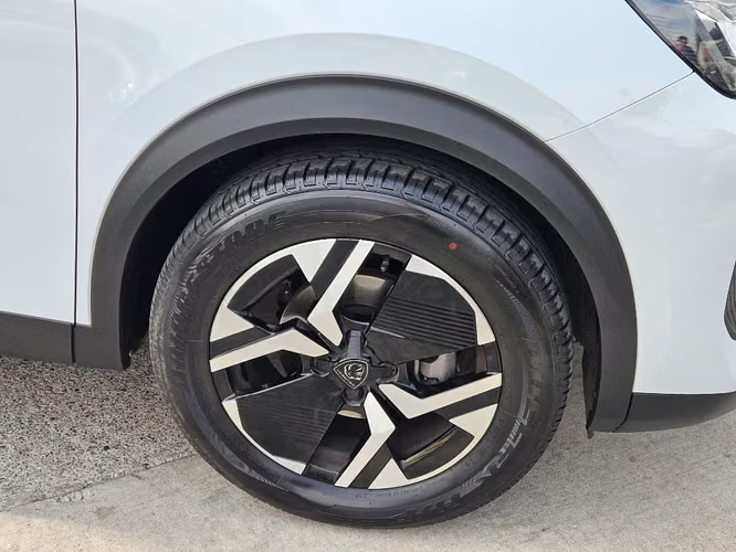 Peugeot 2008 1.2 ALLURE PACK PURETECH 130HP 4X2 MT 5P	 2025 - Imagen 10