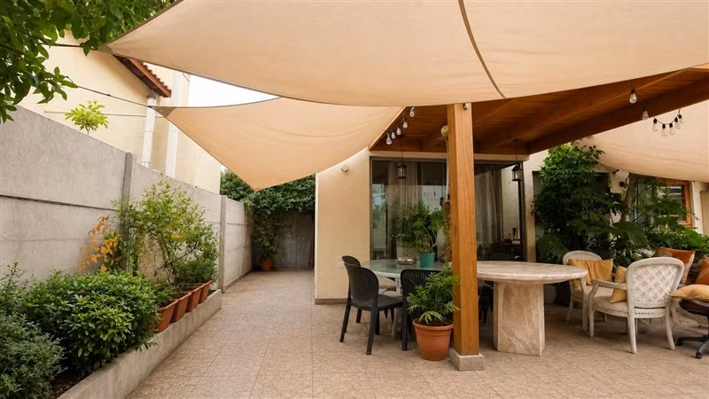Casa en venta de 4D 3B en exclusivo sector de Peñalolén