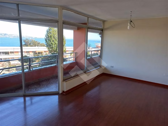 Departamento en arriendo de 3 dorm. Sub Alessandri central