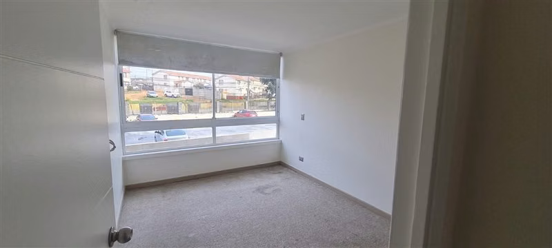 Se arrienda cómodo departamento 2D/1B en Gómez Carreño