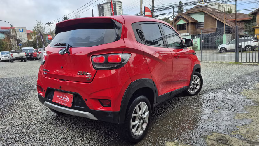 MAHINDRA KUV 100 2022