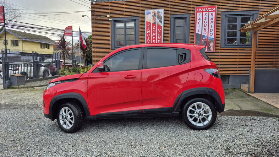 MAHINDRA KUV 100 2022