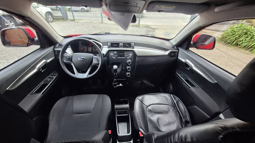 MAHINDRA KUV 100 2022