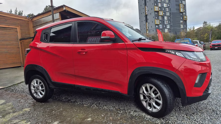 MAHINDRA KUV 100 2022