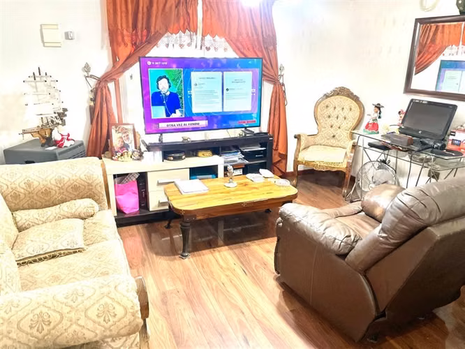 Casa en venta de 4 dorm. en Calera