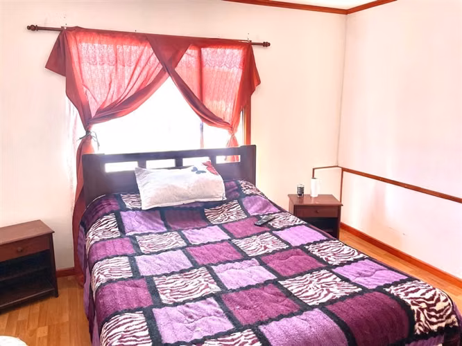 Casa en venta de 4 dorm. en Calera