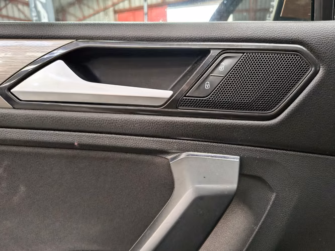VOLKSWAGEN TIGUAN 2018