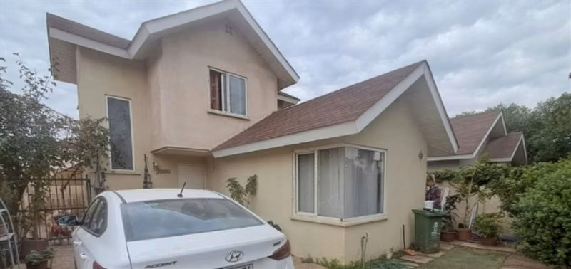 Casa en venta de 3 dorm. en Colina
