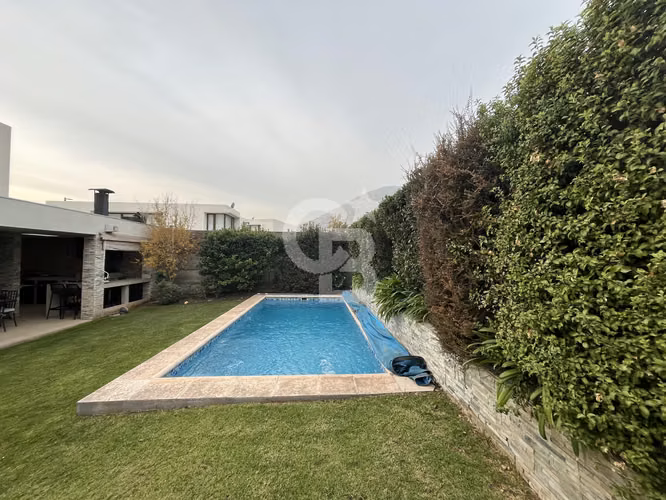 Amplia Casa en condominio - Colegio Dunalastair y Lincoln