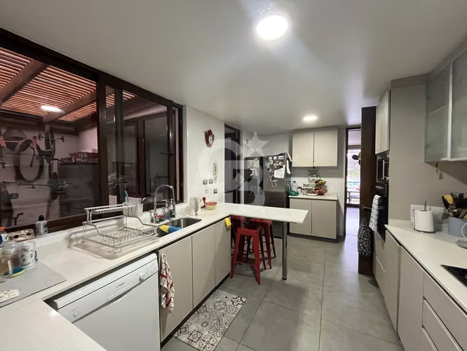 Amplia Casa en condominio - Colegio Dunalastair y Lincoln