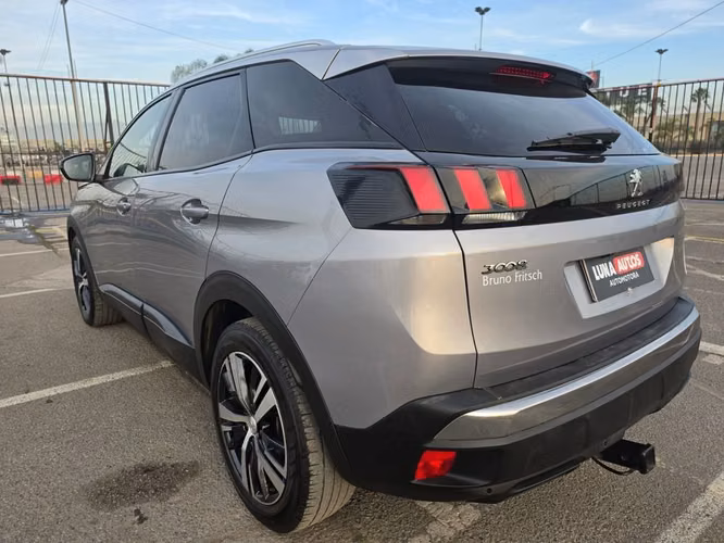 PEUGEOT 3008 2019