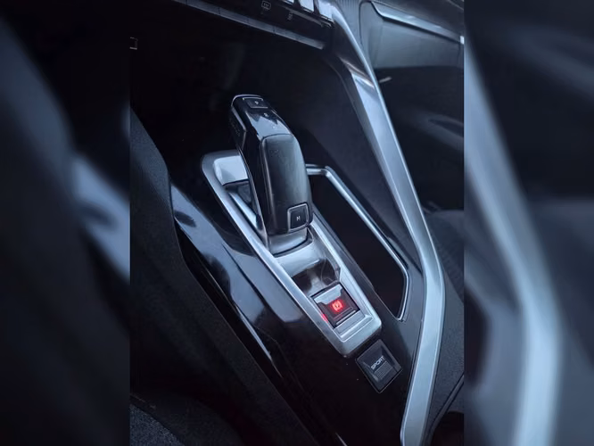 PEUGEOT 3008 2019