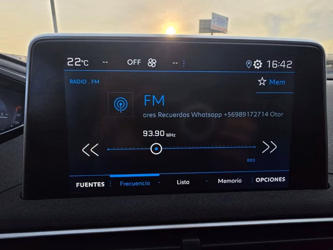 PEUGEOT 3008 2019