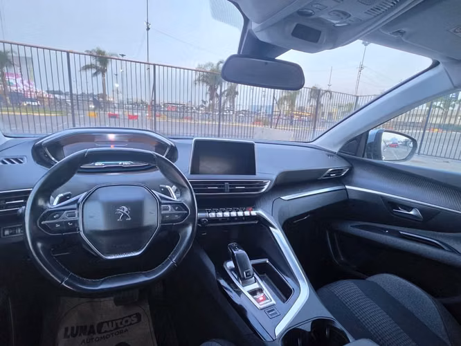 PEUGEOT 3008 2019