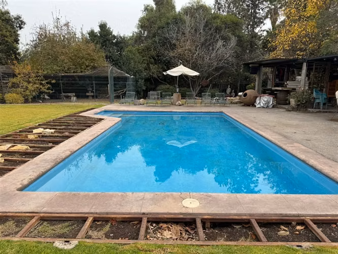 Linda casa estilo ingles con opción de derechos de agua