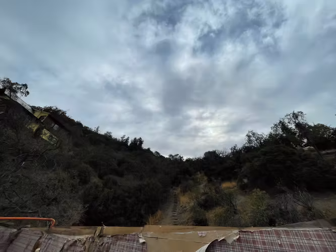 Terreno 4215 mts con casa a medio terminar en Arrayan