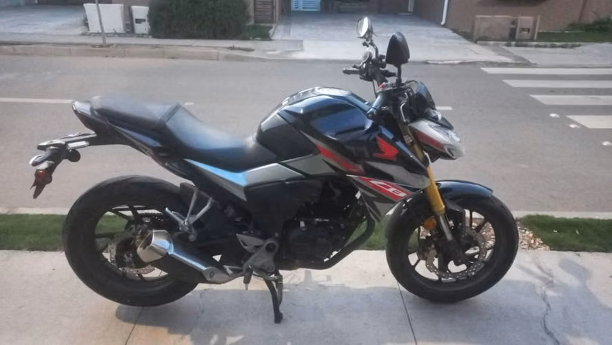VENDO MOTO HONDA CB190 2021