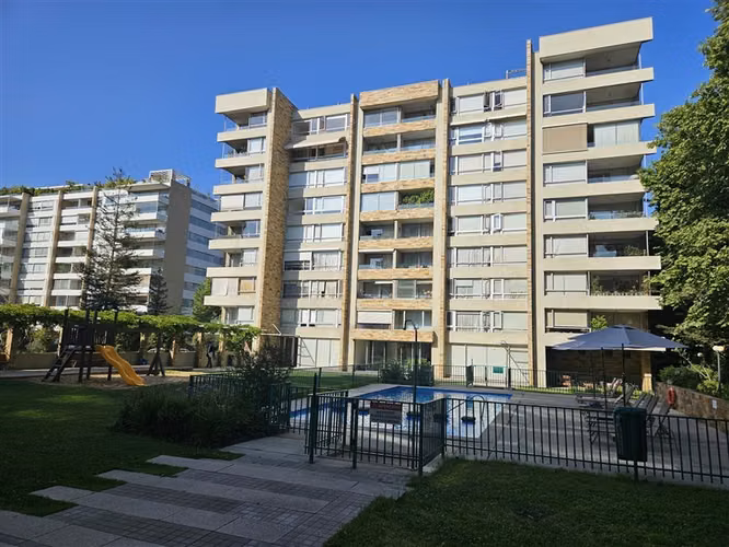 Departamento en venta de 4 dorm. en Vitacura