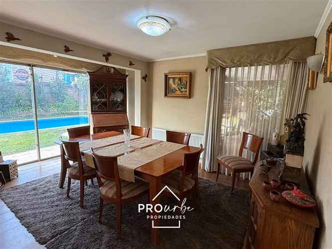 Estupenda, gran piscina, 180 en 616 6D y 4B más servicios