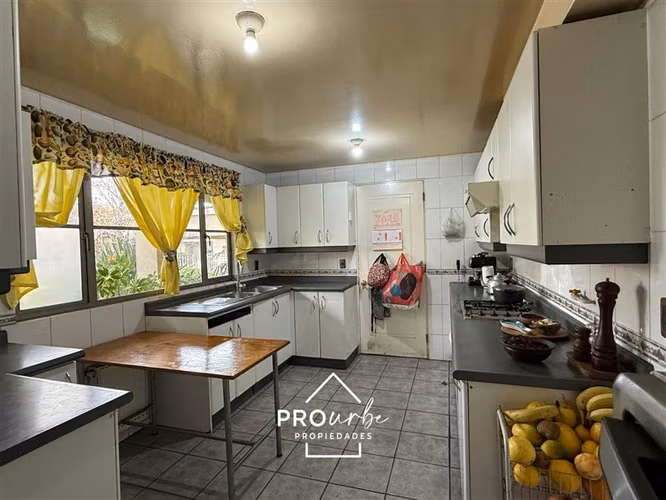Estupenda, gran piscina, 180 en 616 6D y 4B más servicios