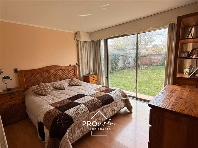 Estupenda, gran piscina, 180 en 616 6D y 4B más servicios
