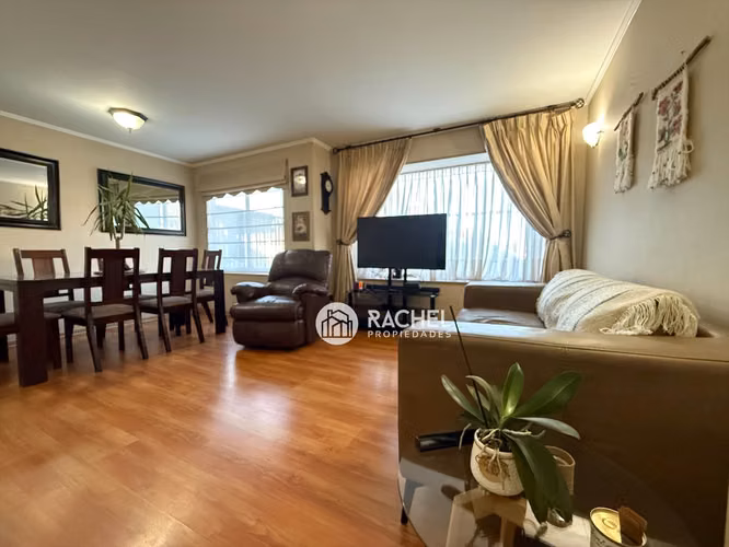 SE VENDE LINDA CASA AMPLIADA CON QUINCHO - Barrio Los Arquitectos