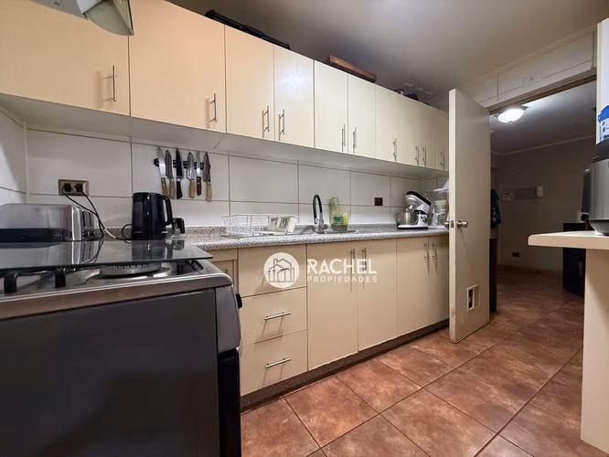 SE VENDE LINDA CASA AMPLIADA CON QUINCHO - Barrio Los Arquitectos