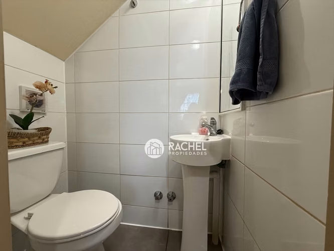 SE VENDE LINDA CASA AMPLIADA CON QUINCHO - Barrio Los Arquitectos