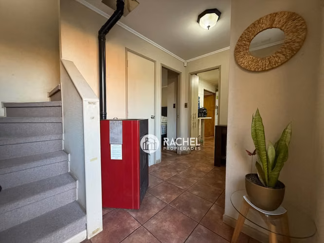 SE VENDE LINDA CASA AMPLIADA CON QUINCHO - Barrio Los Arquitectos