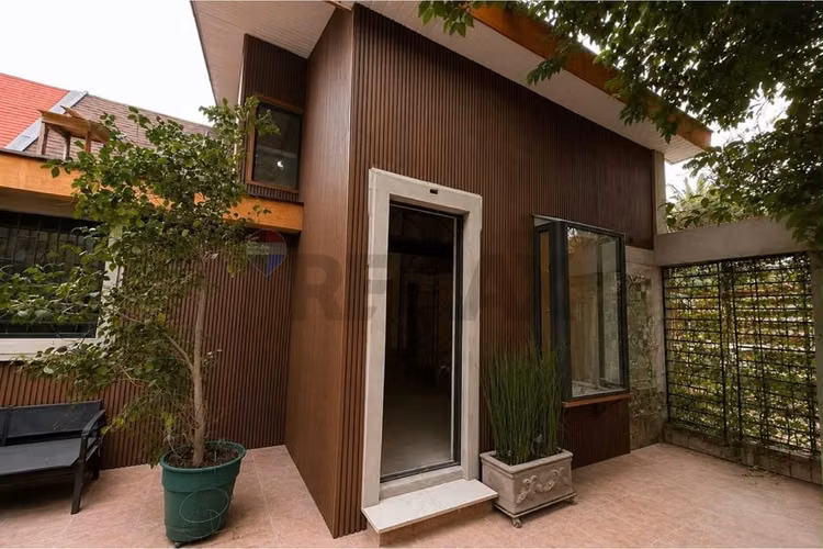Casa  en remodelación  reina.