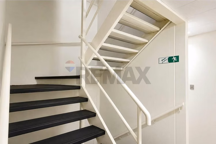 Edificio comercial ubicación estratégica