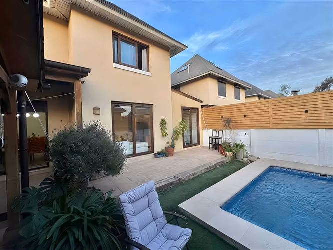 Casa en venta de 5 dorm. en Puente Alto