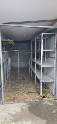 Hermosa Casa con Amplios Espacios y Excelente Distribución.